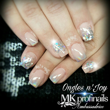 Manucure square avec le Mix Holosilver