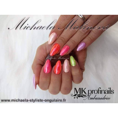 Amande faite avec le Pigment Aurora