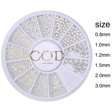 Carrousel micro bile argenté sur fond blanc