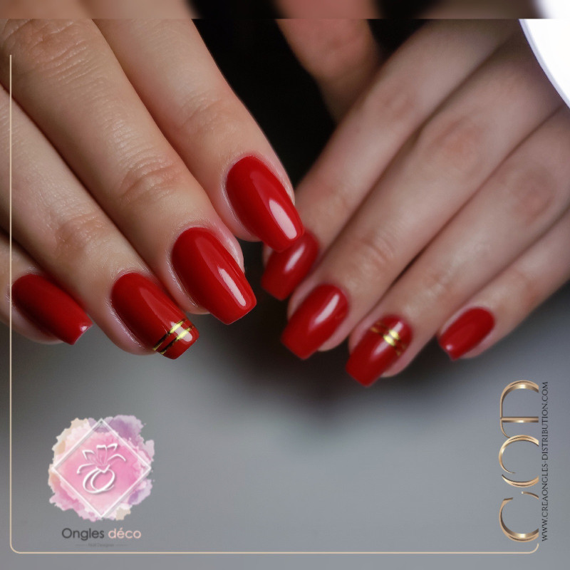 Square fait avec le Gel couleur Lipstick Red