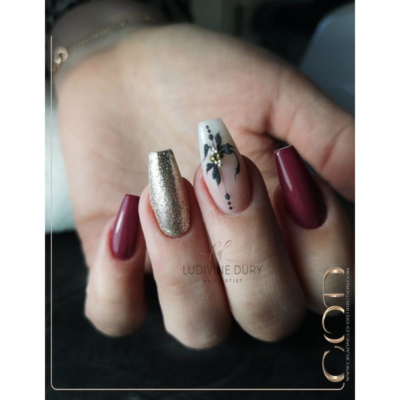 Nail art fait avec le Gel couleur Majesty