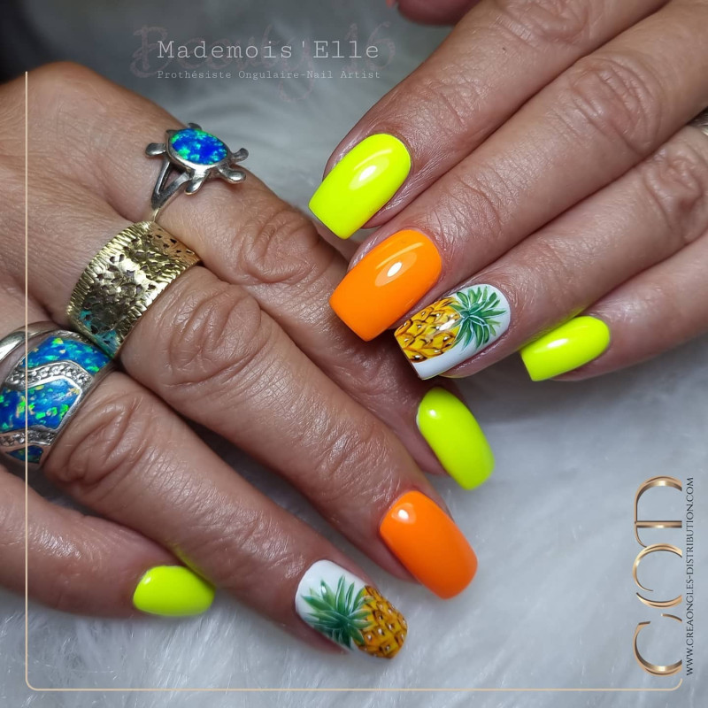 Nail art fait avec le My Color Hello Sunshine 