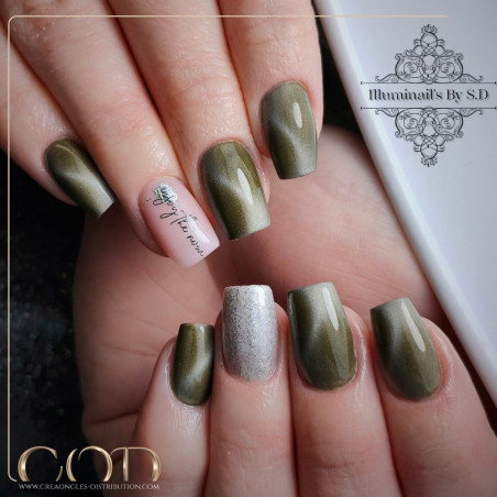 Square fait avec le Gel couleur Silver Time