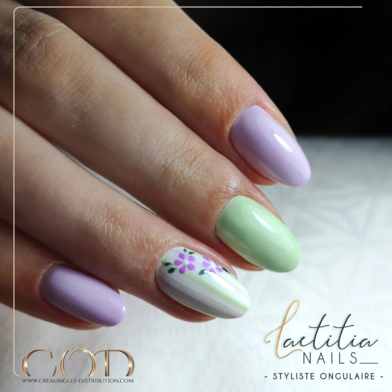 Rounded fais avec le Gel couleur Candy Pop