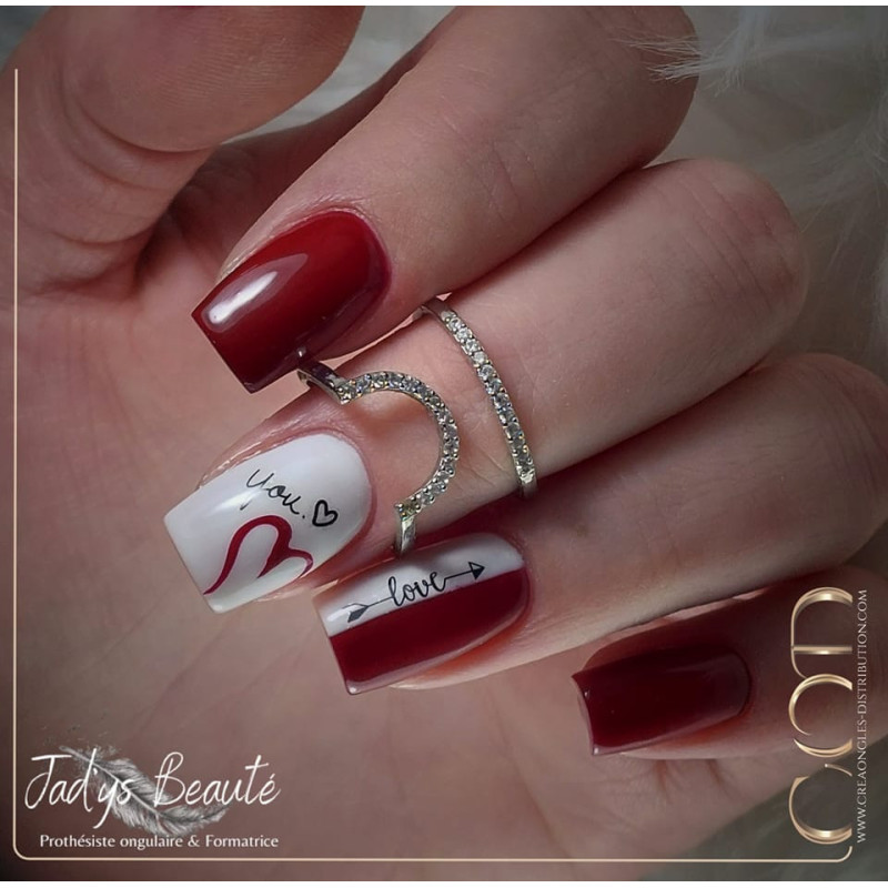 Square fait avec le Gel couleur Love Me