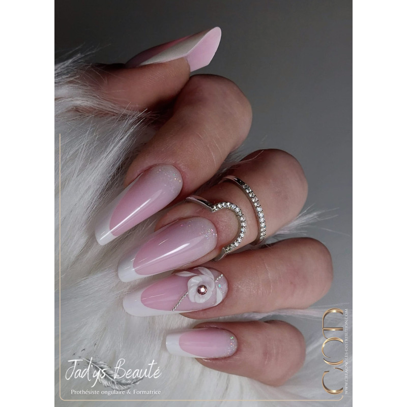 Almond fait avec l'Acrygel Candy Pink