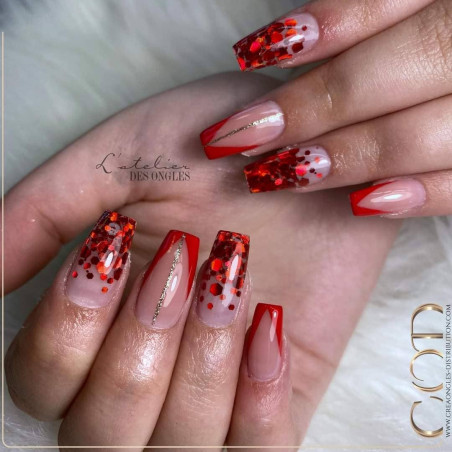 Manucure faite avec Mix Satin Red