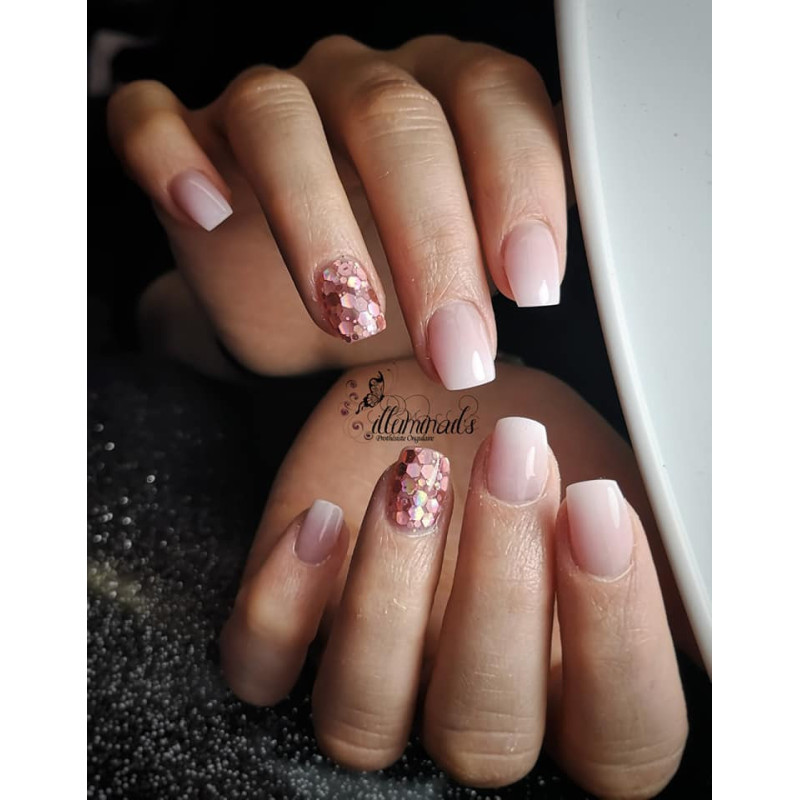 Manucure avec le Mix Old Rose