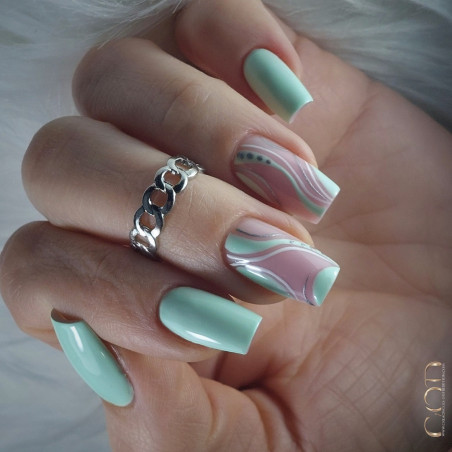Square fait avec le Gel Couleur Dramatic