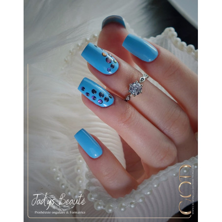 Nail art fait avec le Gel couleur Twister