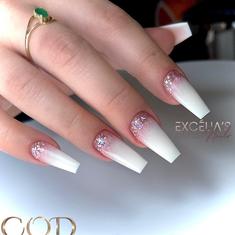 Square fait avec l'Acrygel Soft White