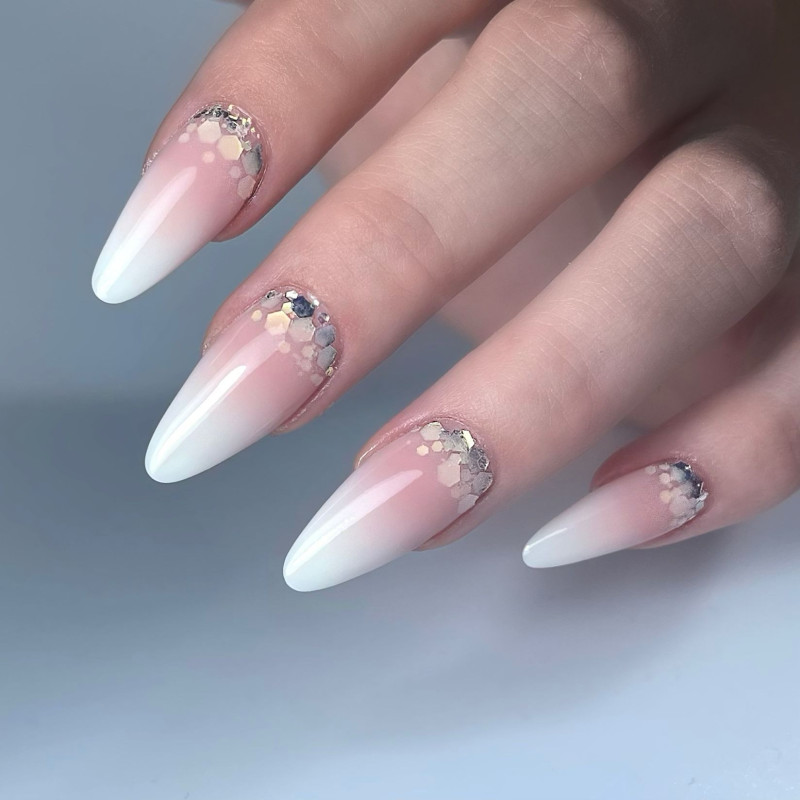 Manucure similaire french avec le Mix Diamant