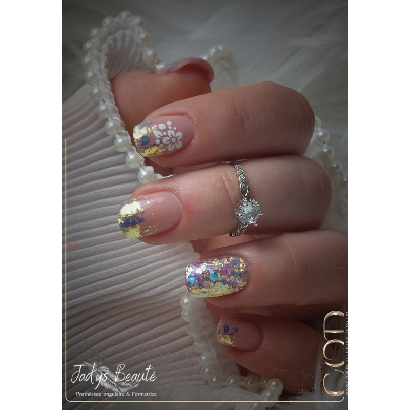 Oval fait avec le Aurora Leaf Pigment