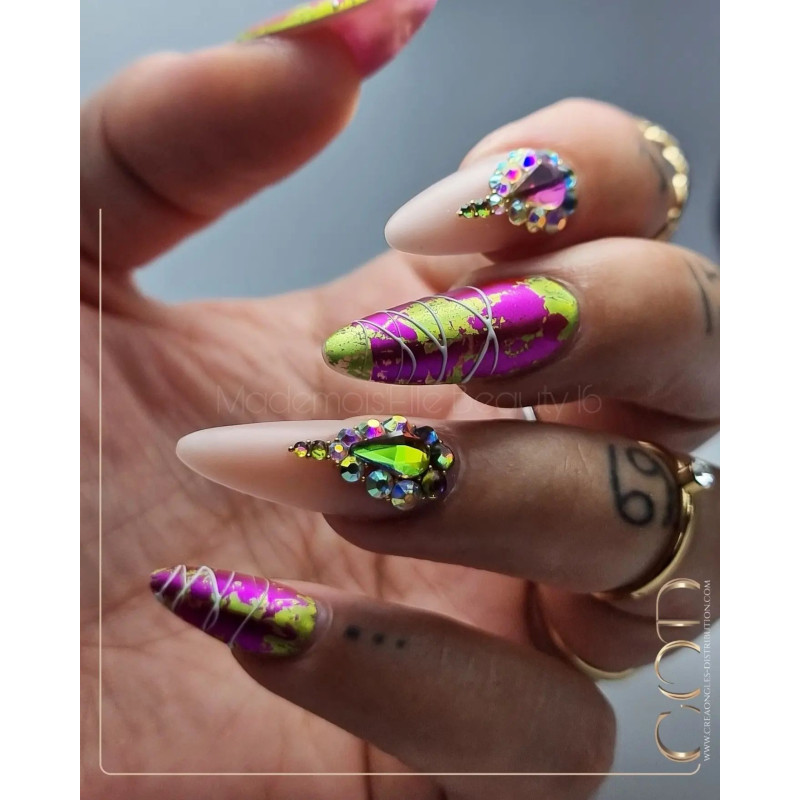 Almond fait avec le Spider Line White