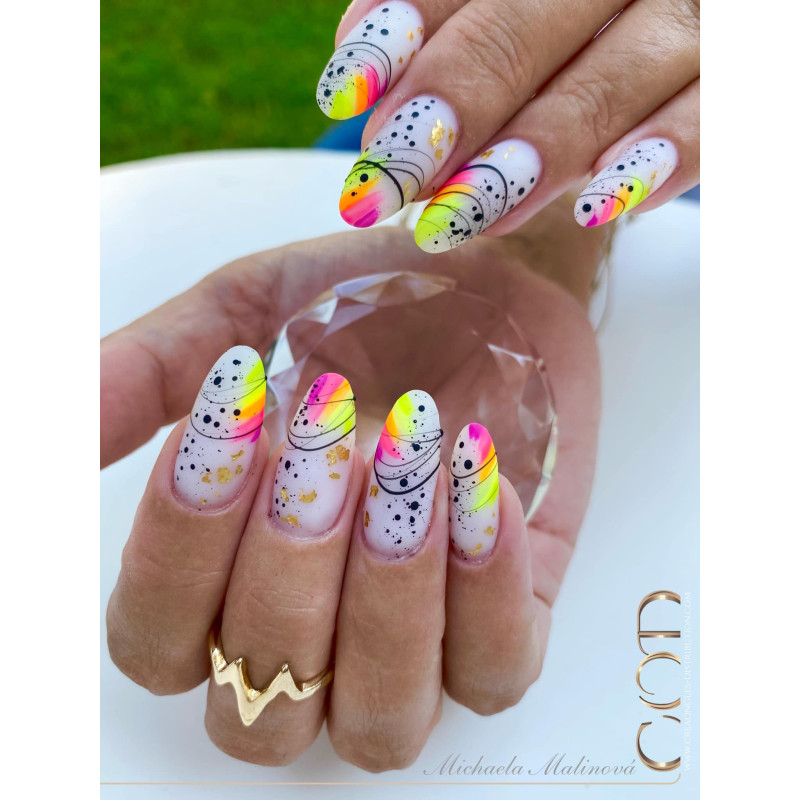 Oval fait avec le Spider Line Black