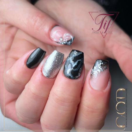 Ballerina fait avec le My Color Midnight City Ballerina fait avec le My Color Midnight City