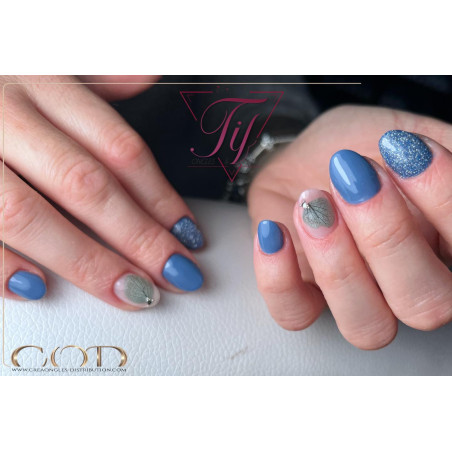 Oval fait avec le Glitter Magic Dust Blue