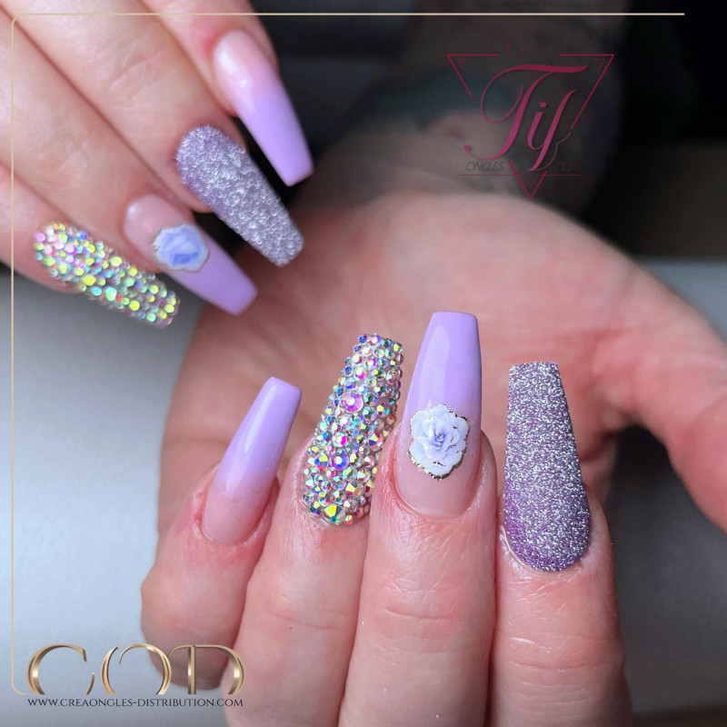 Ballerina fait avec le Glitter Magic Dust Violet