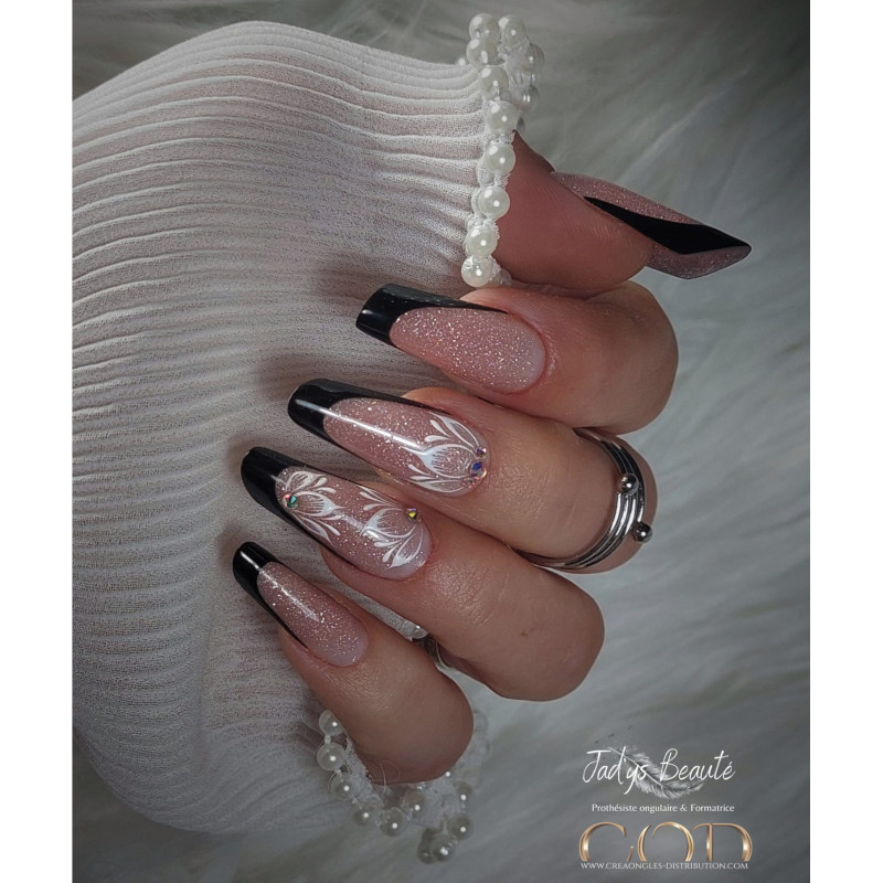 Almond fait avec l'Acrygel Glitter Cover Rose