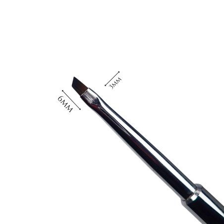 Gros plan sur la pointe de Brush Line One stroke 