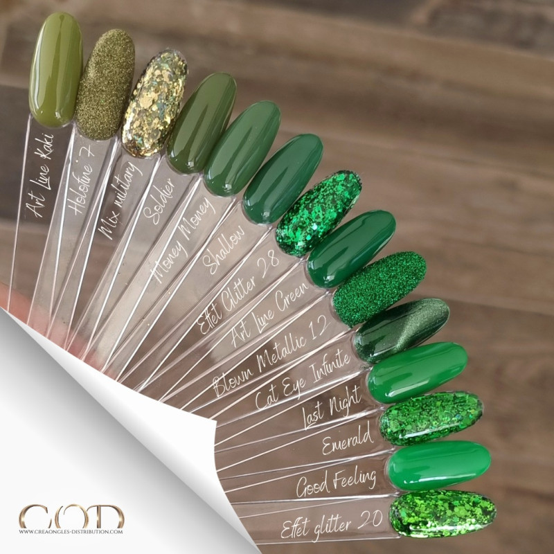 Nuancier de gamme vert kaki dont le Effet Glitter 28