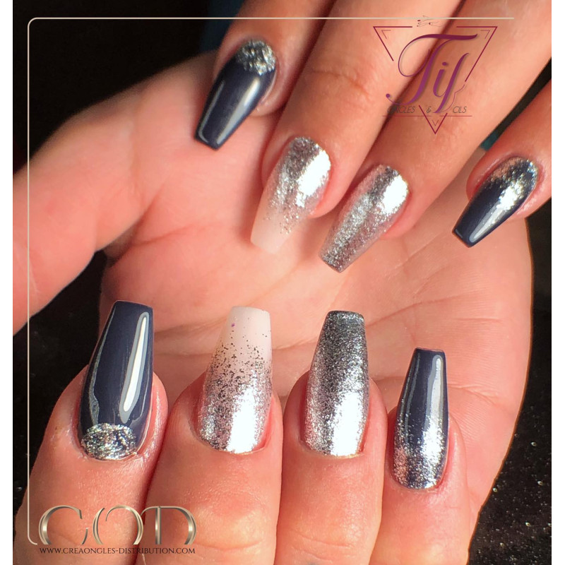 Square fait avec le Gel couleur Night City