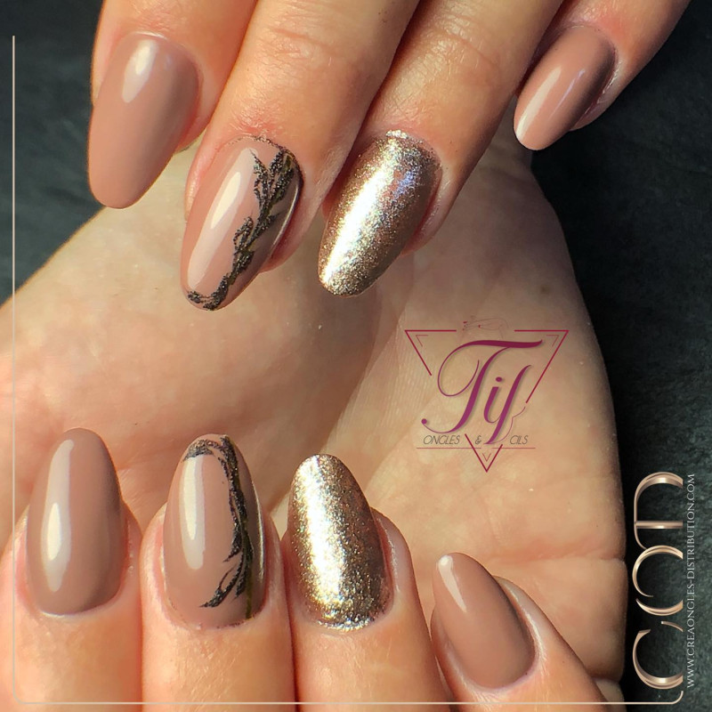 Square fait avec le Gel couleur Pinky Gold
