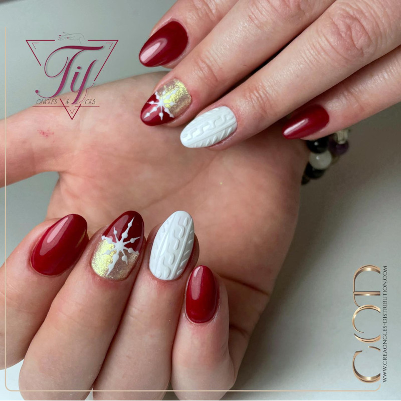 Nail art fait avec le Gel Couleur Crushed