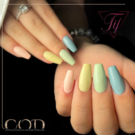 Ballerina fait avec le Gel couleur Banana Palm