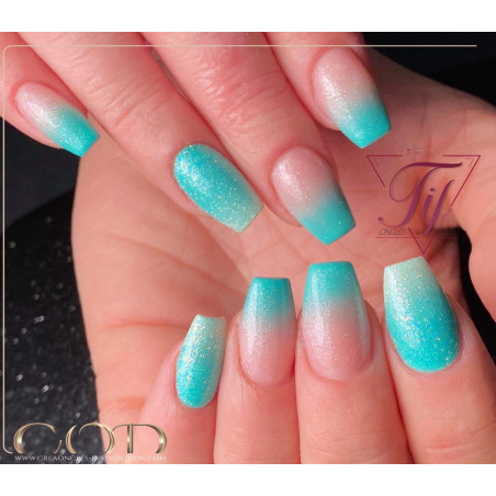Square fait avec le Gel couleur Light Green