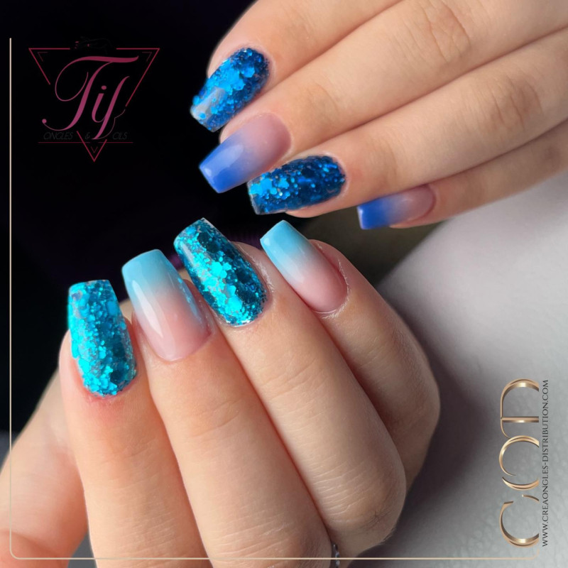 Square fait avec le Gel couleur Baby Blue