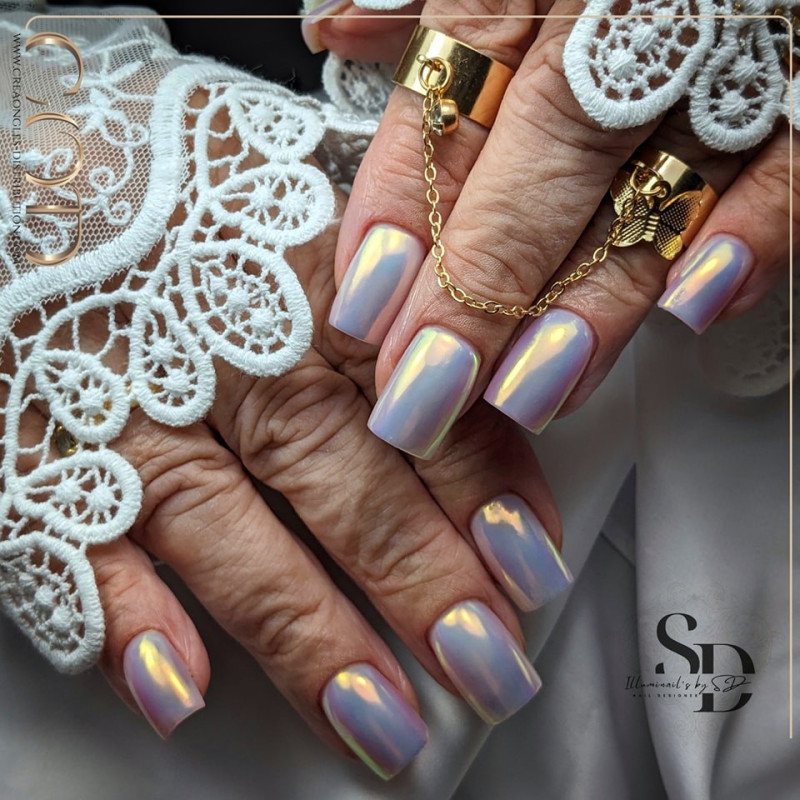 Nail art fait avec le Pigment Dust Aurora 1