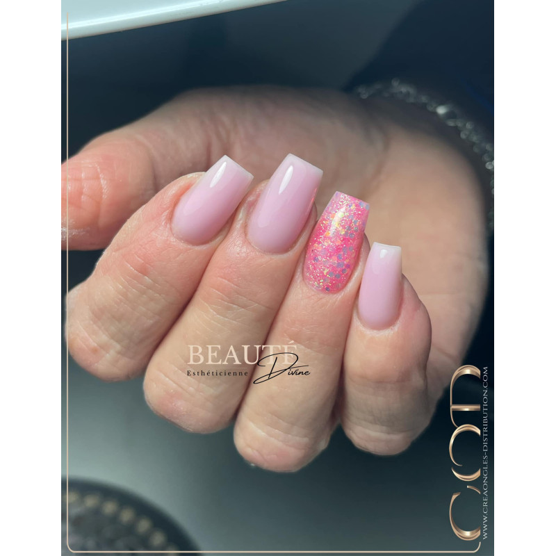 Square fait avec le Glitter Shine Barbie