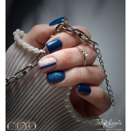 Square fait avec le Glitter Blown Indigo Square fait avec le Glitter Blown Indigo