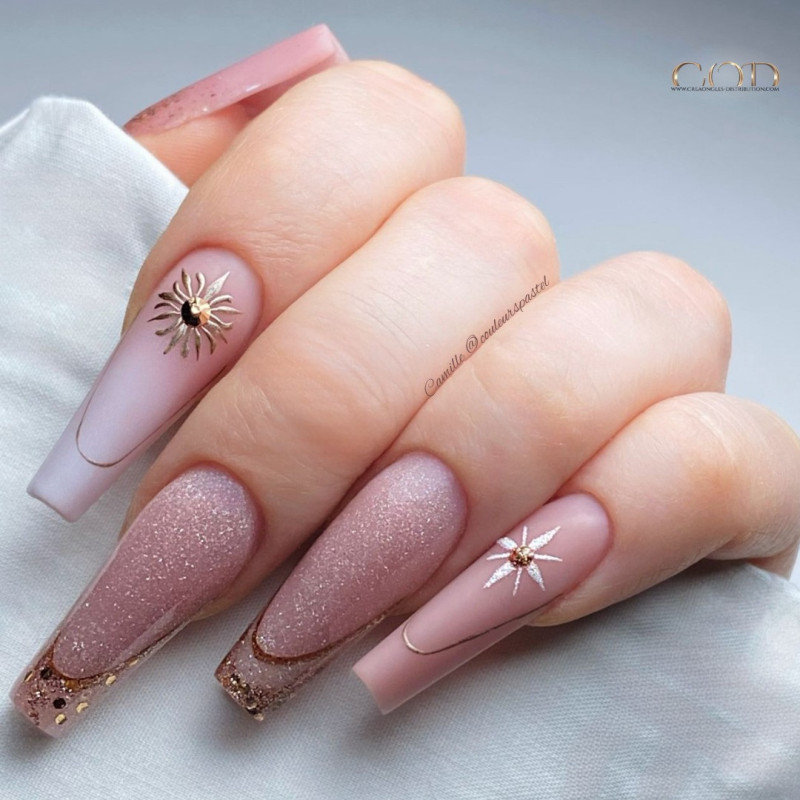 Stiletto fait avec le Glitter Shine rose Gold 