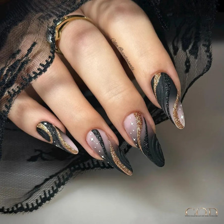 Amande faite avec les Glitter Metallic 25