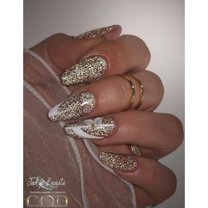 Almond fait avec le My Color Reflect Golden