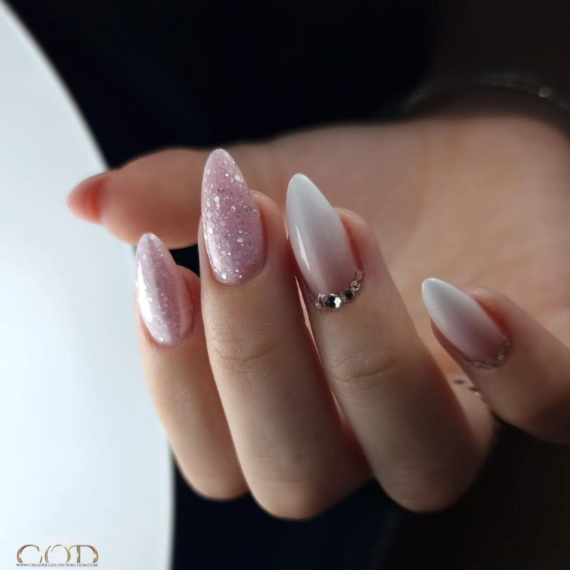 Almond fait avec le Shimmer Line Pink