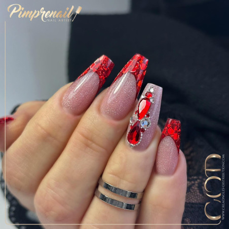 Nail art fait avec Mix Satin Red