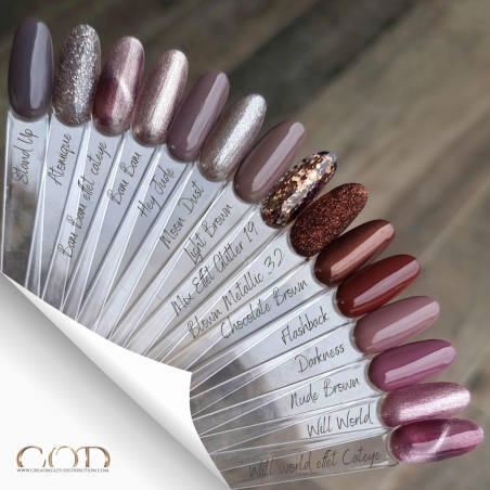 Nuancier de tips fait avec le Glitter Blown Metallic 32 Nuancier de tips fait avec le Glitter Blown Metallic 32