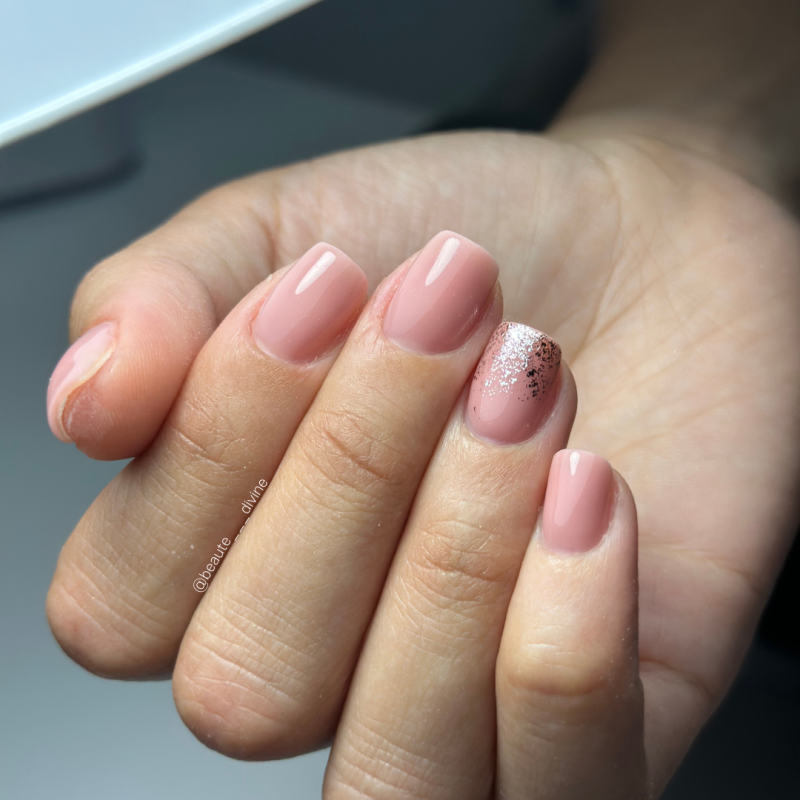 Square fait avec le Pro Liquid Gel Tanned 