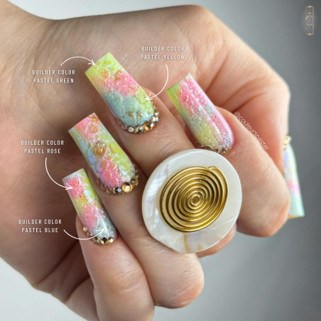 Pose ongles carrés avec les Builder Color Pastel Yellow, Pastel Green, Pastel Rose et Pastel Blue Pose ongles carrés avec les Builder Color Pastel Yellow, Pastel Green, Pastel Rose et Pastel Blue
