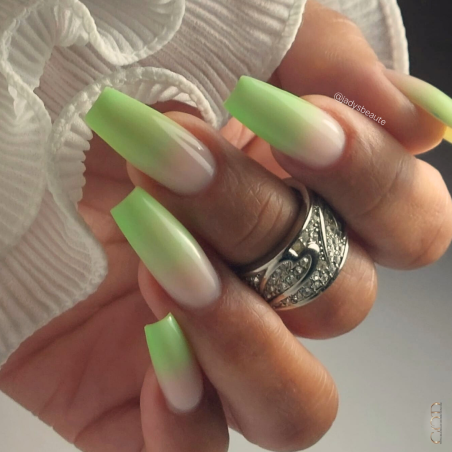 Pose ongles coffin avec babycolor avec le Builder Color Pastel Green Pose ongles coffin avec babycolor avec le Builder Color Pastel Green