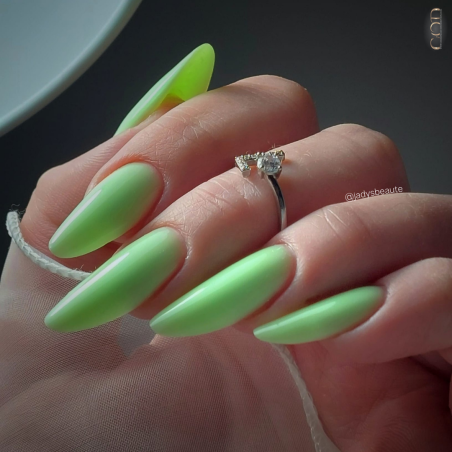 Pose ongles amande avec le Builder Color Neon Pastel Green Pose ongles amande avec le Builder Color Neon Pastel Green