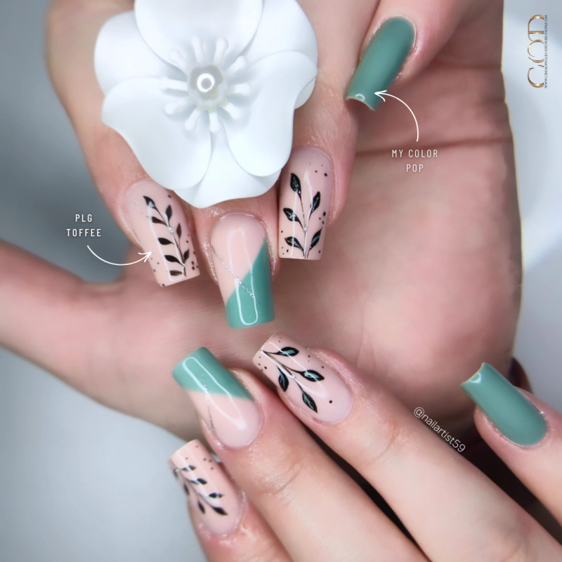 Pose en carrée avec le Pro Liquid Gel Toffee et le My Color Pop