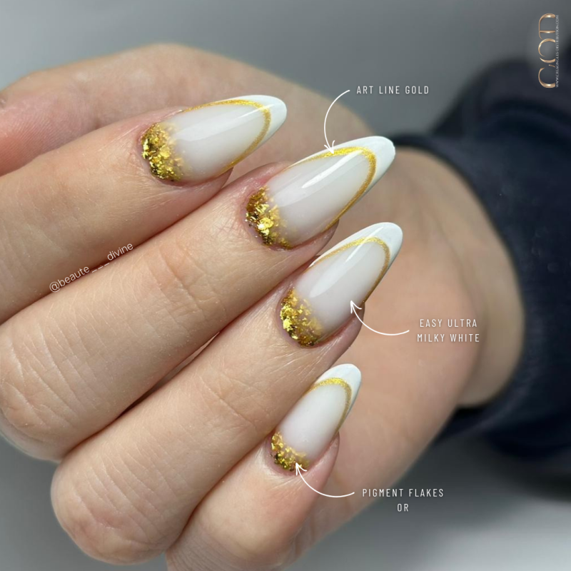 Pose en amande avec le Easy Ultra Milky White et le Art Line Gold en french