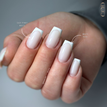 Pose avec le Easy Pinky White et le White Pure