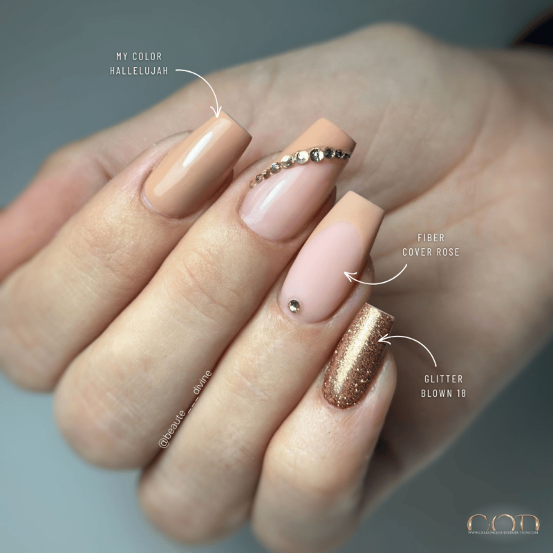 Pose avec le Fiber Cover Rose, le My Color Hallelujah et le Glitter Blown 18