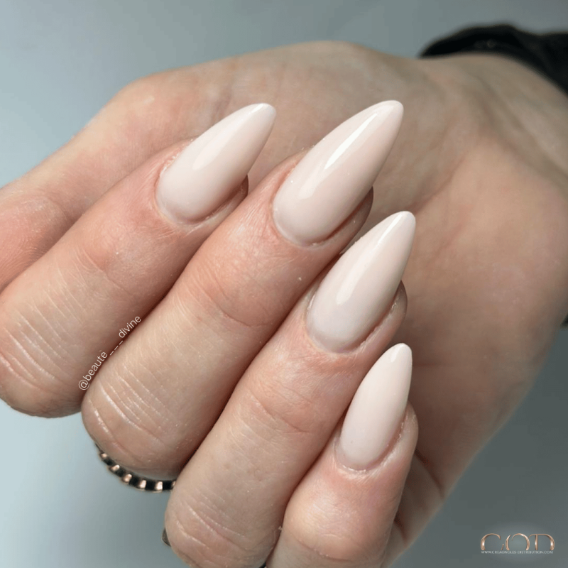 Pose en amande avec le Fiber Cover Nude