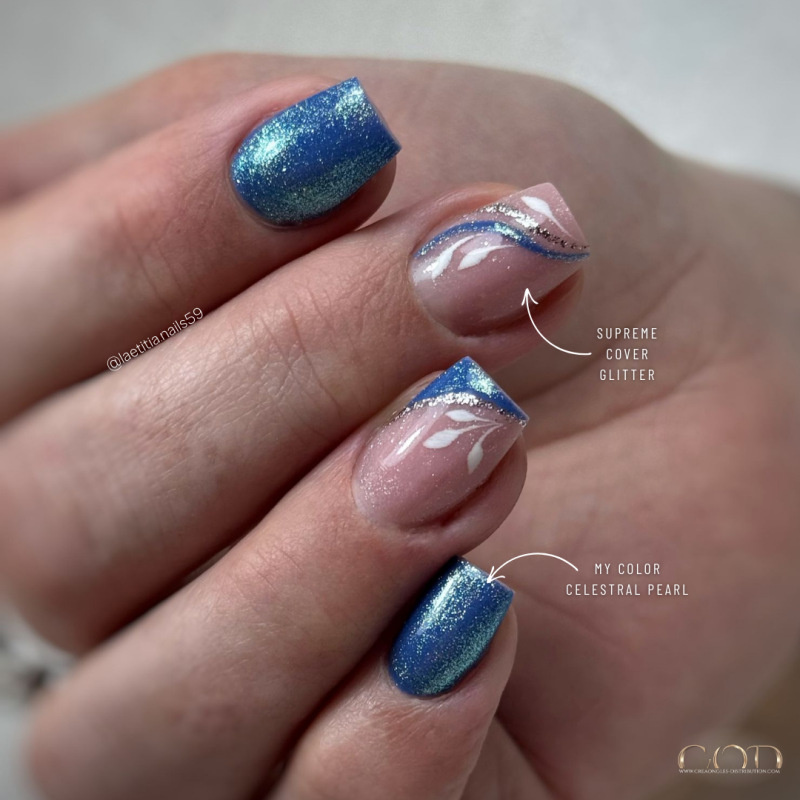 Pose avec le Supreme Cover Glitter et le My Color Celestial Pearl